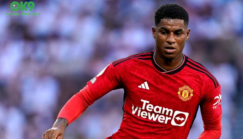 Tiền đạo 27 tuổi thừa nhận sẽ rời MU hồi đầu tuần, trong cuộc phỏng vấn với nhà báo Henry Winter. Tiền đạo 27 tuổi thừa nhận sẽ rời MU hồi đầu tuần, trong cuộc phỏng vấn với nhà báo Henry Winter.