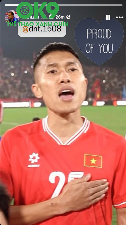 HLV Popov chúc mừng Doãn Ngọc Tân (Ảnh: Chụp màn hình) HLV Popov chúc mừng Doãn Ngọc Tân (Ảnh: Chụp màn hình)